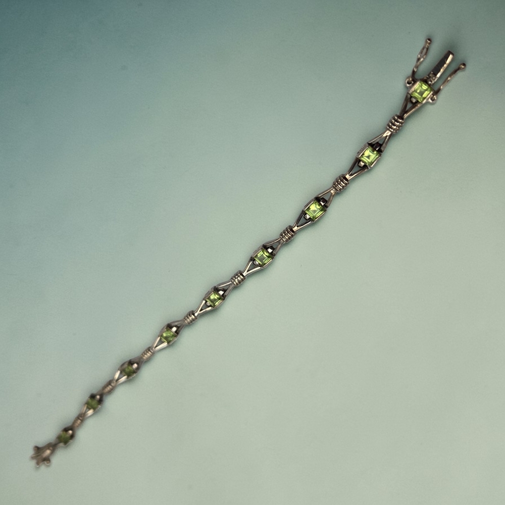 Beautiful vintage sterling Peridot Bracelet Marked 925 CI ZS 6.75"